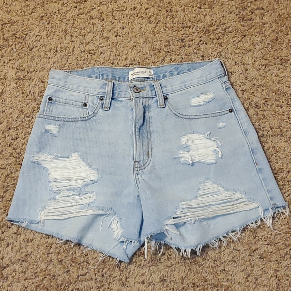 Abercrombie& Fitch high rise distressed shorts